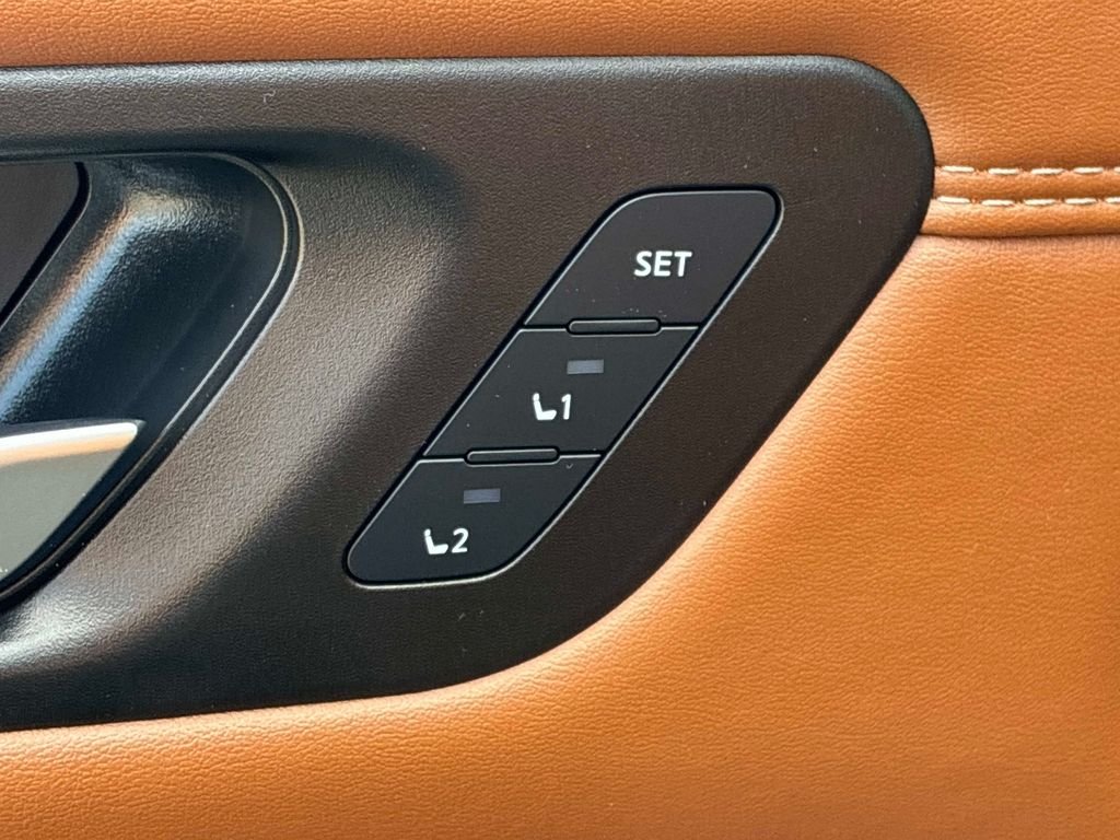 Used 2025 Black Nissan Platinum image 23
