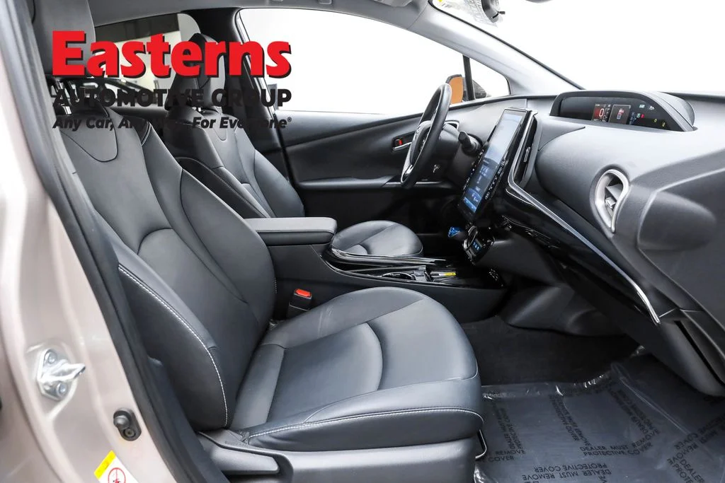 Used 2020 Gray Toyota XLE image 22