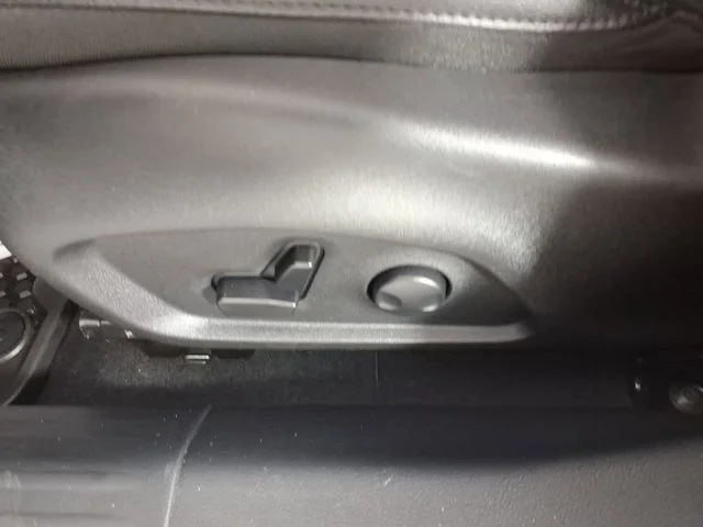 Used 2025 White Jeep Trailhawk image 15