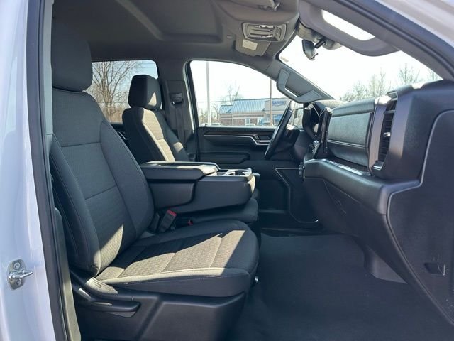 Used 2025 White Chevrolet LT image 7
