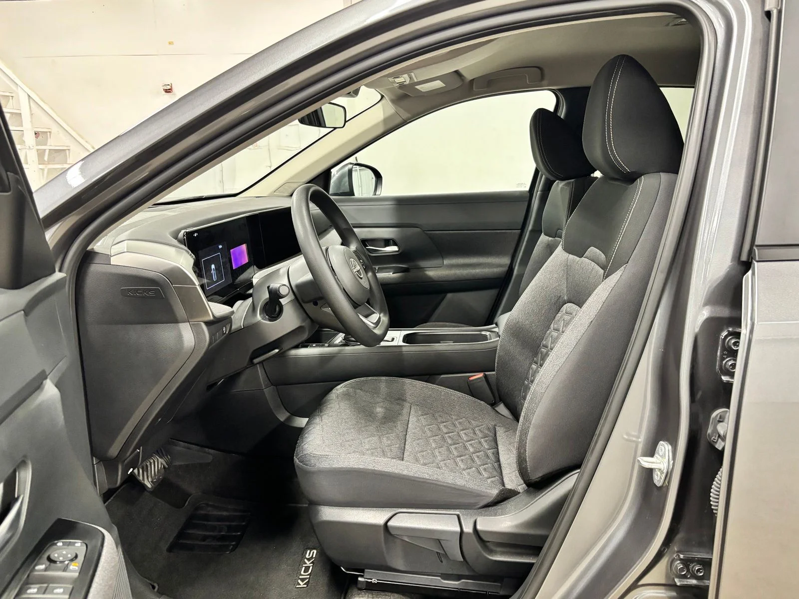 Used 2025 Gray Nissan SV image 16