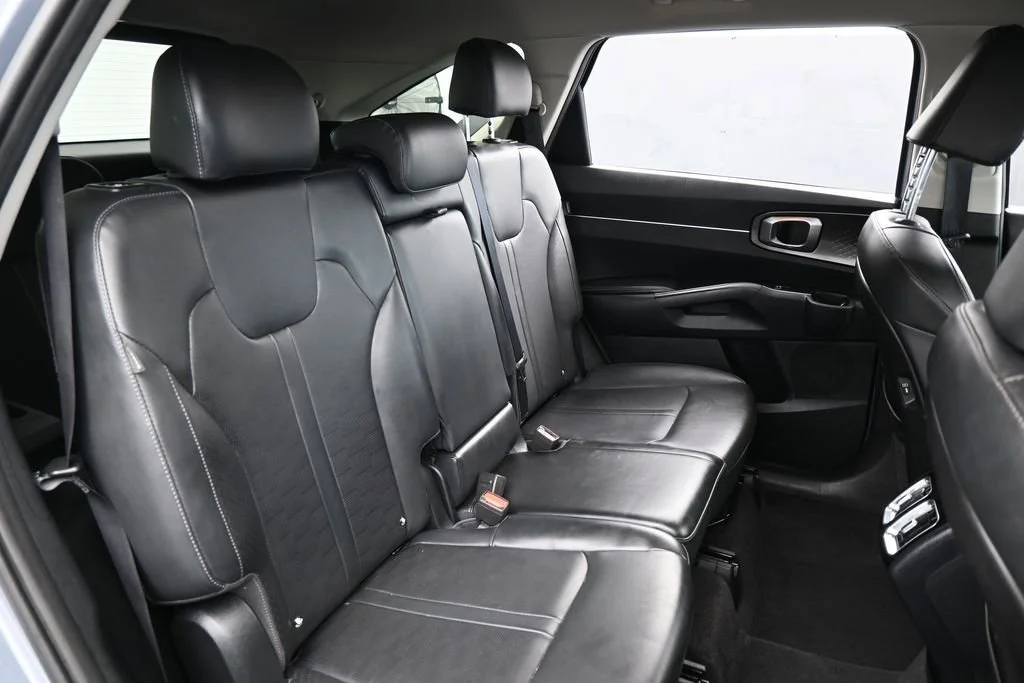 Used 2025 Silver Kia S image 44