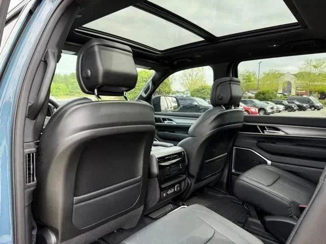New 2026 Steel Blue Exterior Paint Jeep Grand Wagoneer image 27