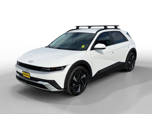 Used 2025 White Hyundai SEL image 1