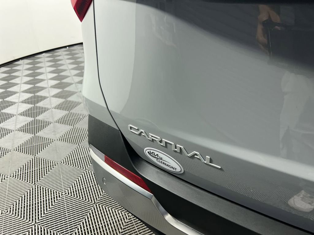 New 2026 Ceramic Silver Kia SX image 5