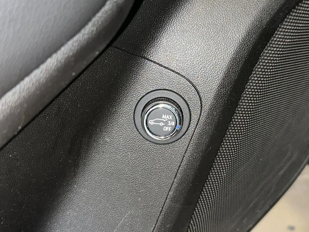2023 GMC Acadia SLE - Photo 9