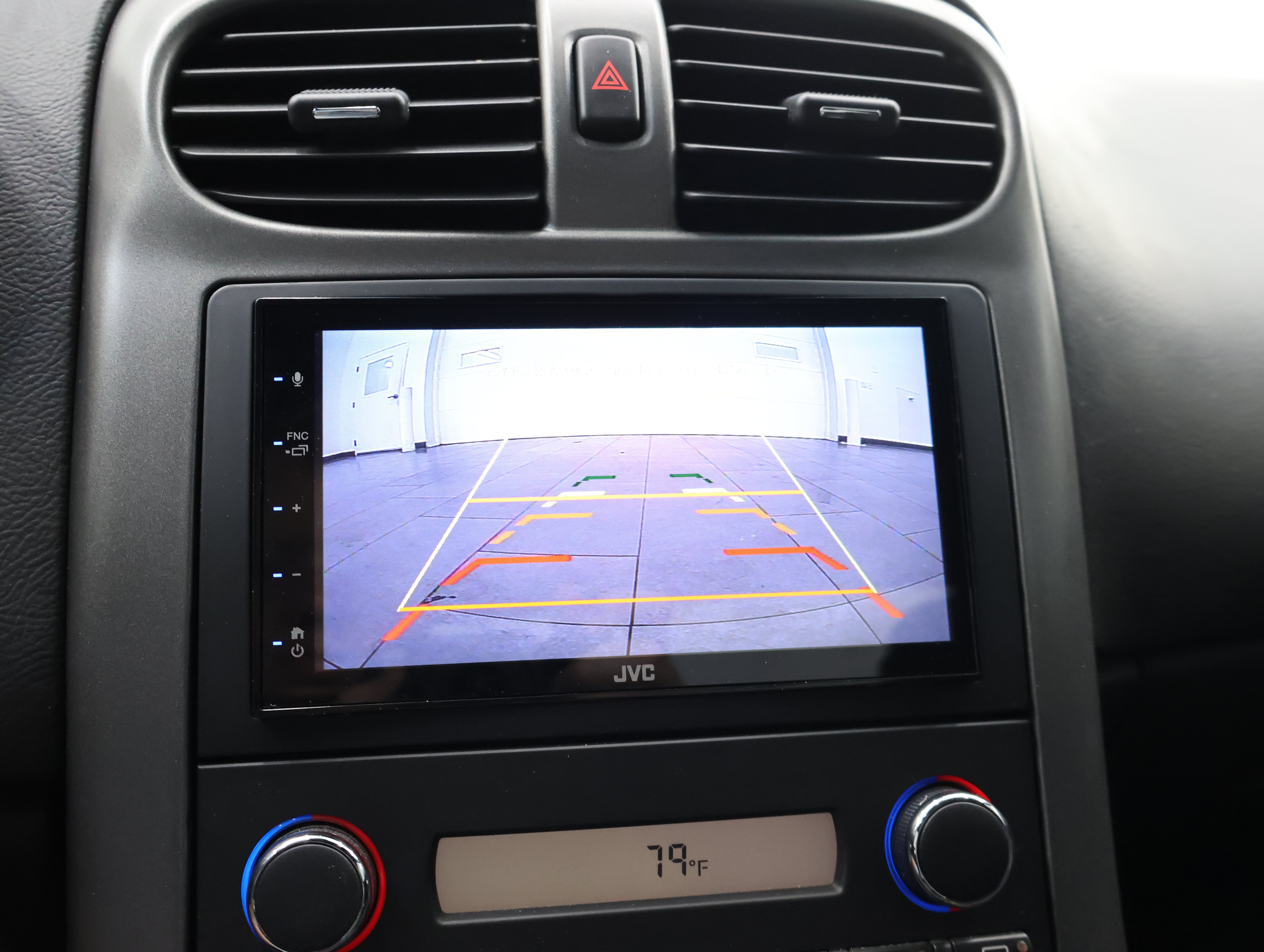 Used 2007 Arctic White Chevrolet  image 15