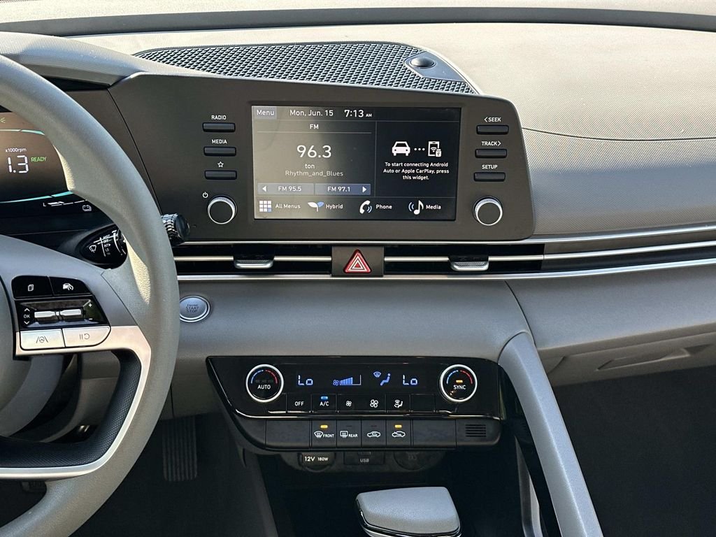 Certified Used 2025  Hyundai Blue image 22