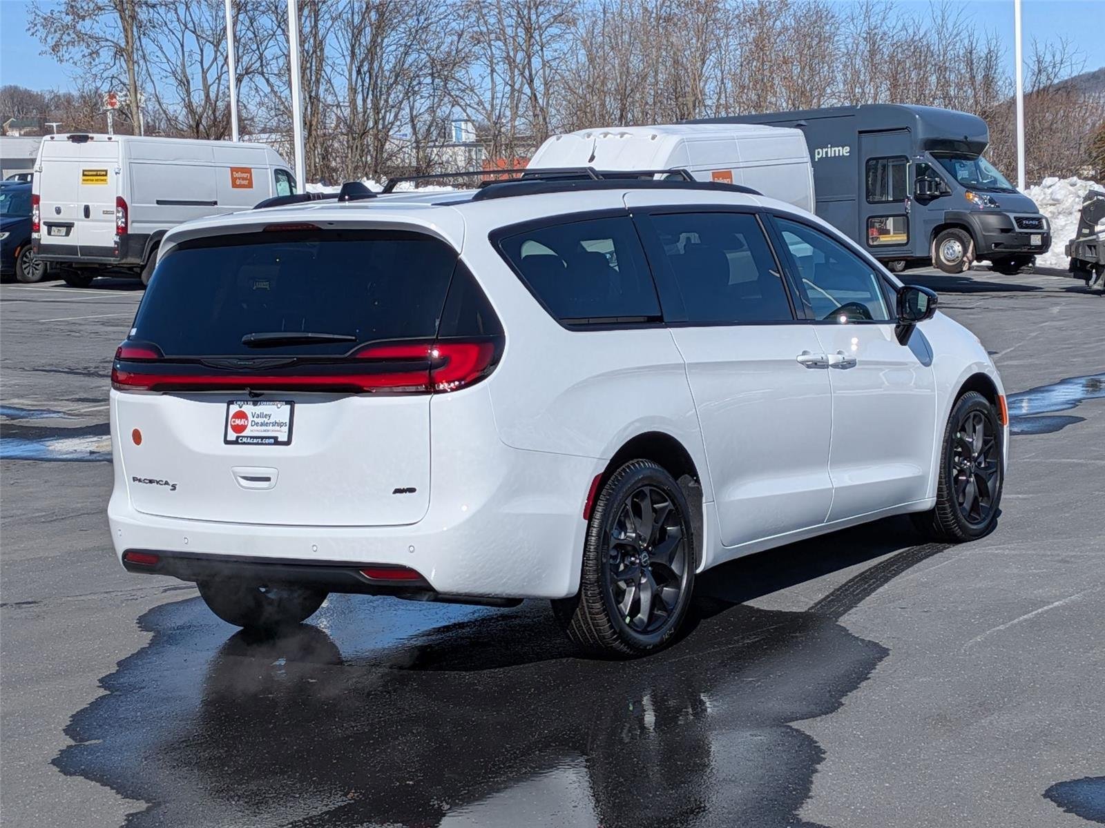 New 2026 Bright White Clear-Coat Exterior Paint Chrysler Select image 5