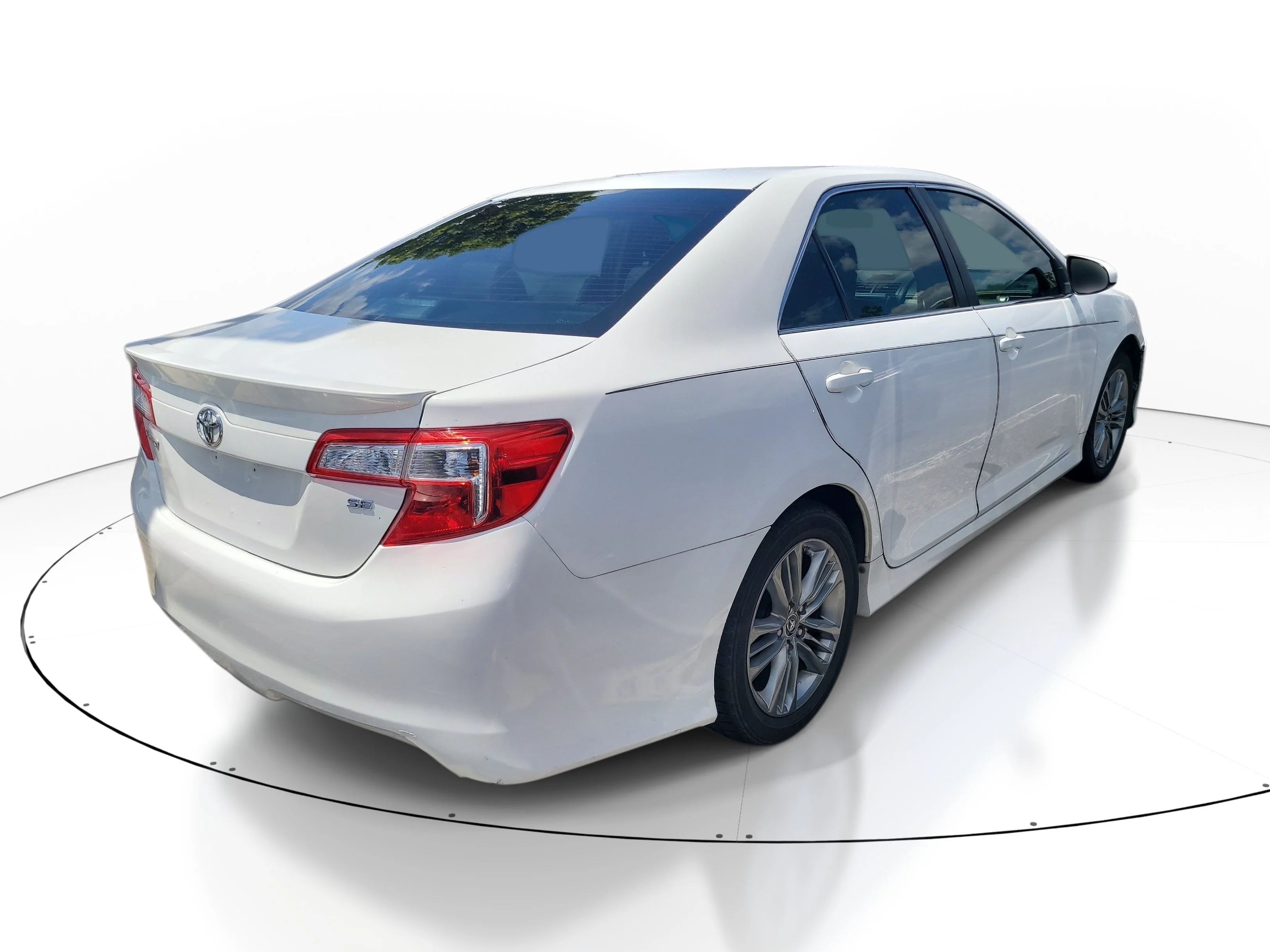 Used 2013 Super White Toyota L image 6