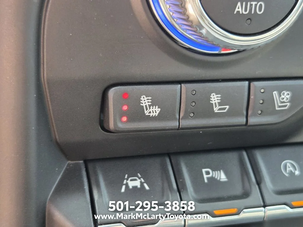 Used 2020 Red GMC SLT image 24