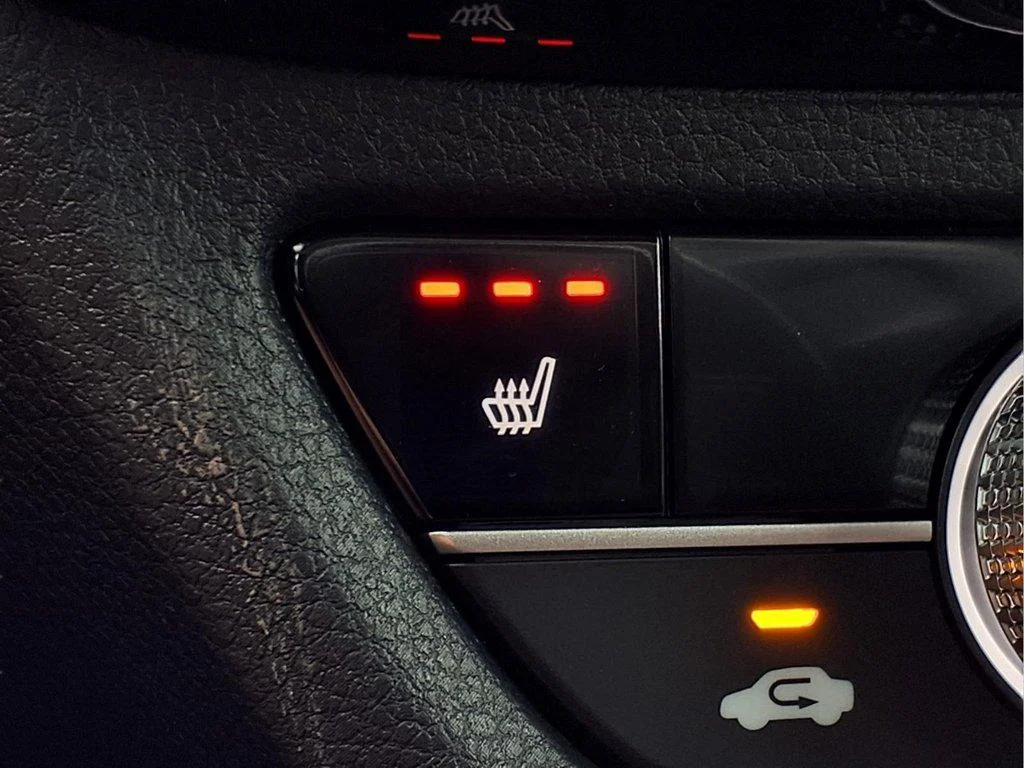 New 2026 Platinum White Pearl Acura FWD image 18