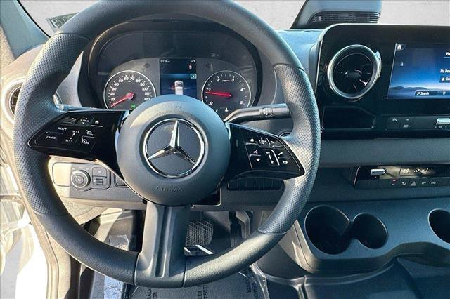 New 2026 Arctic+White Mercedes-Benz  image 38