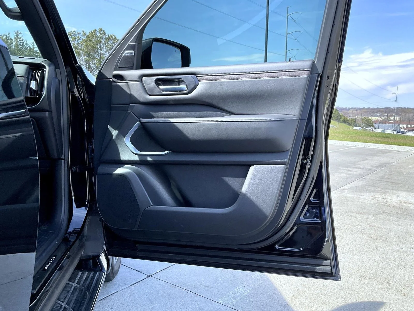 Used 2025 Black Nissan Platinum Reserve image 18