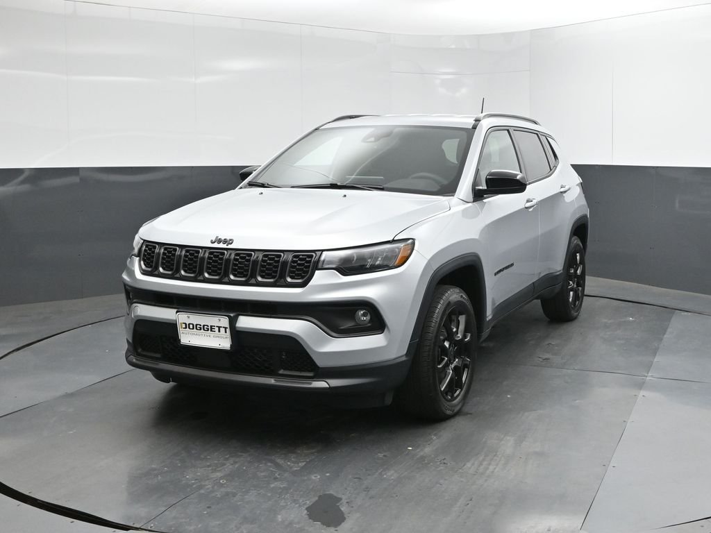 New 2026 Silver Zynith Metallic Clearcoat Jeep Latitude image 22