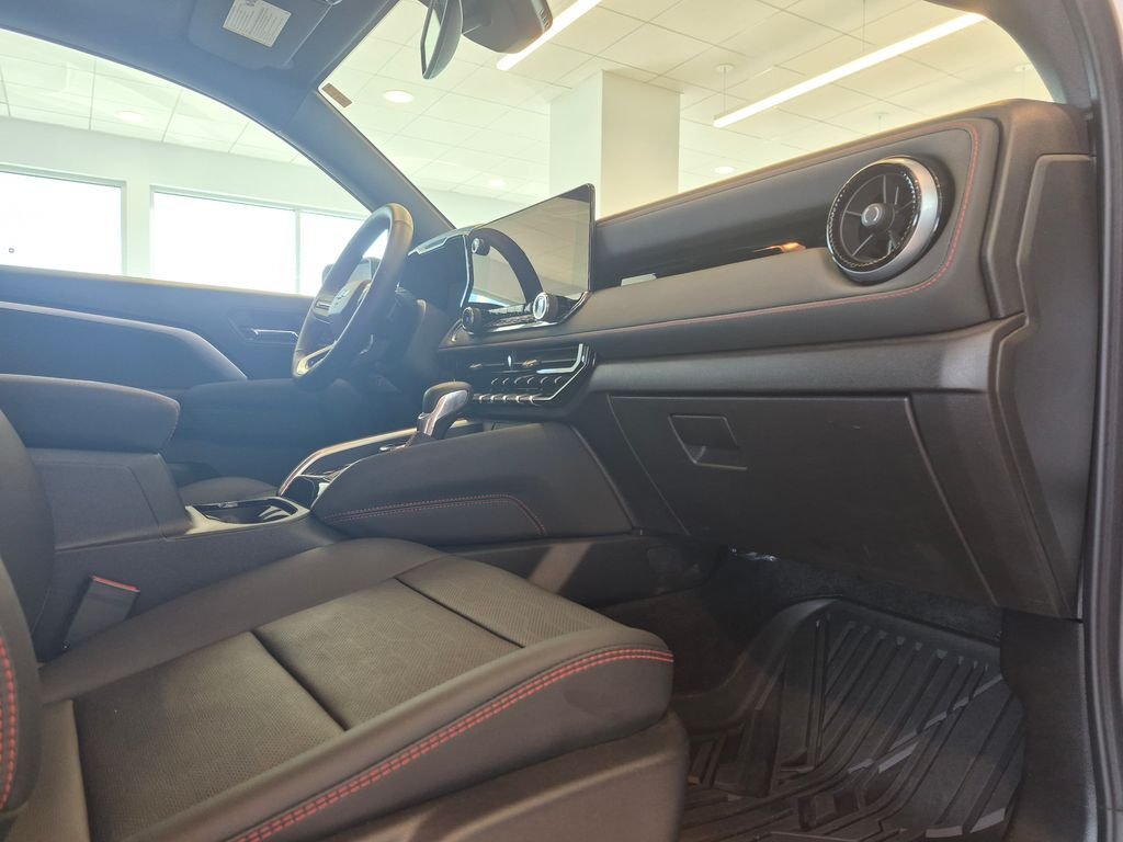 Used 2026 White Chevrolet Z71 image 24
