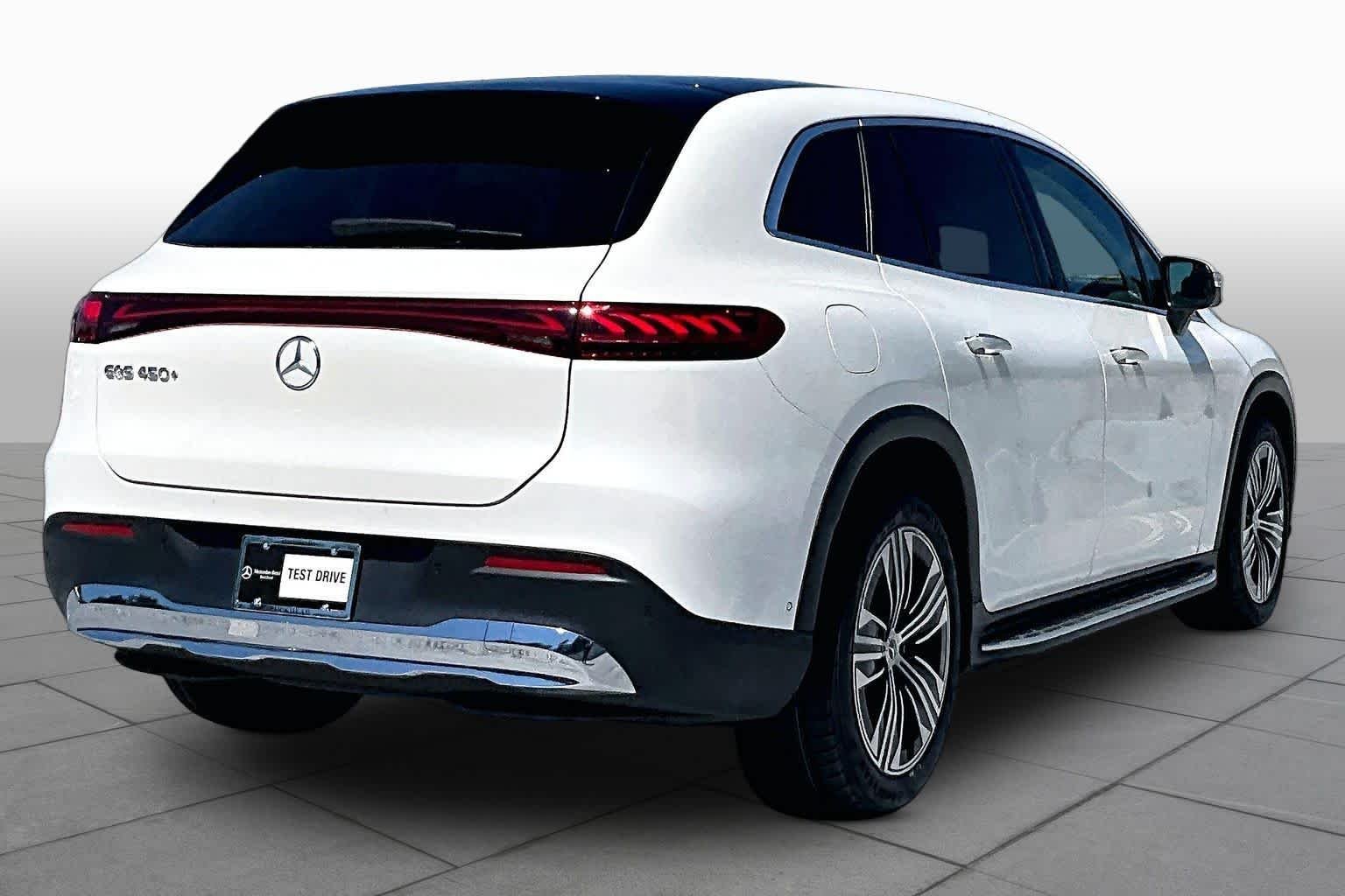 Used 2023 MANUFAKTUR Diamond White Mercedes-Benz EQS 450+ image 11