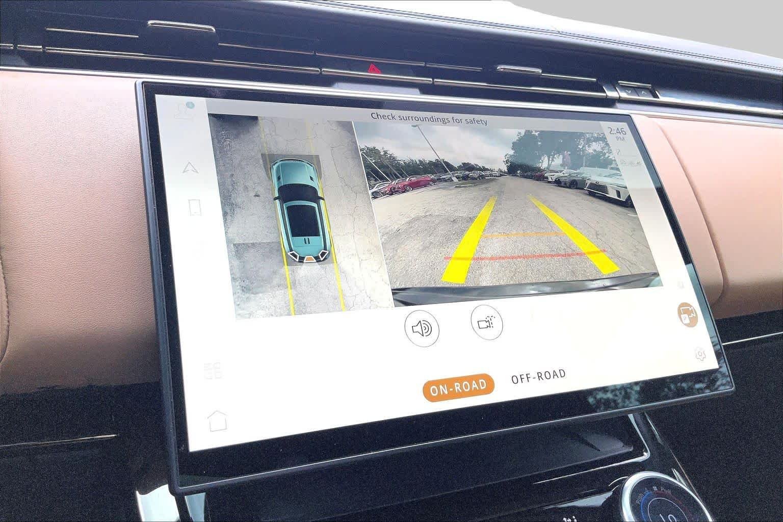 Used 2023  Land Rover SE Dynamic image 25