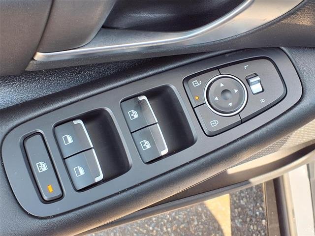 Used 2024  Hyundai  image 8