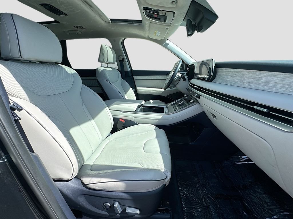 Used 2023 White Hyundai Calligraphy image 33
