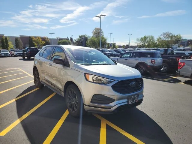 Used 2023 Silver Ford SE image 1