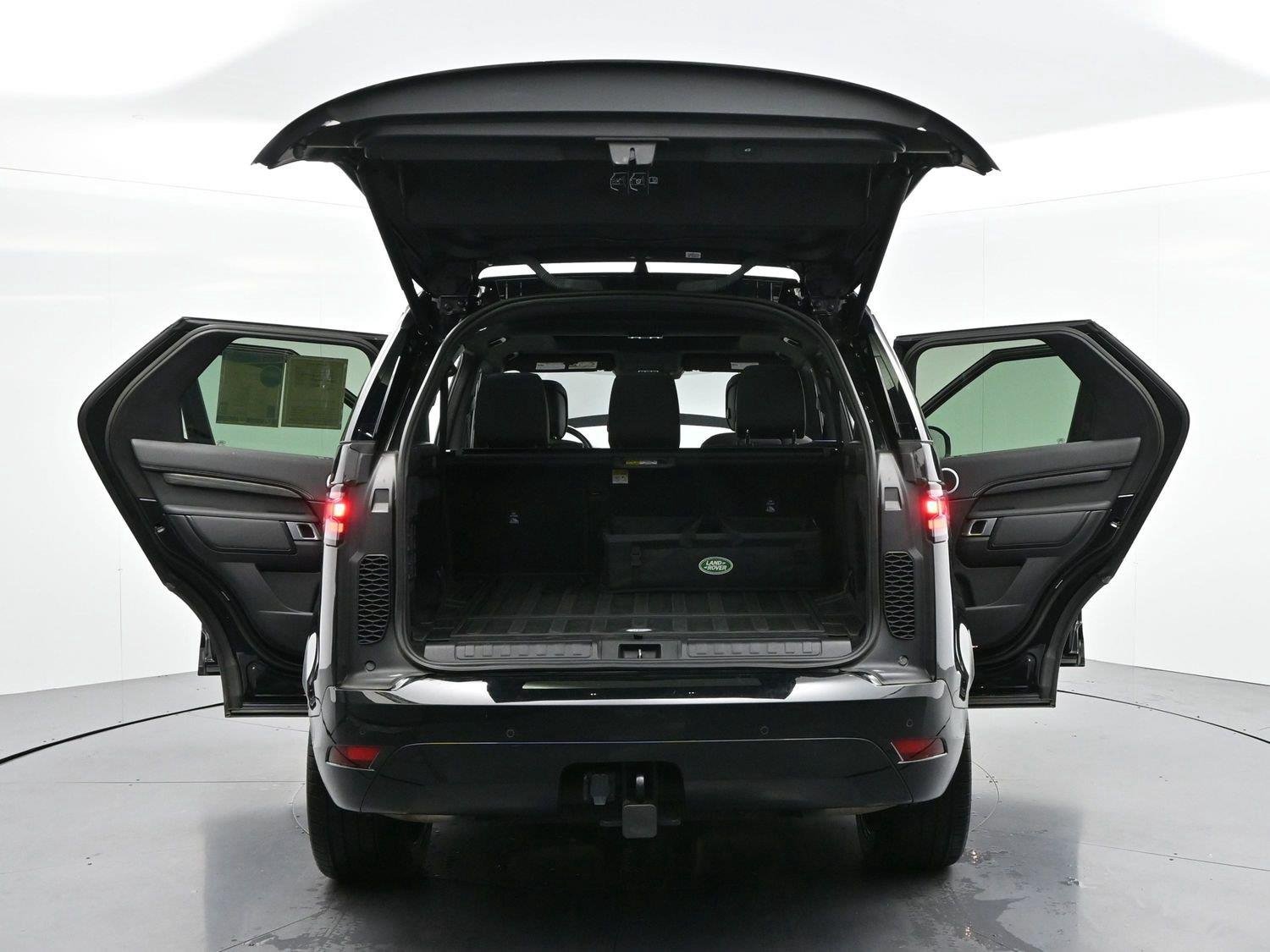 Used 2023 Black Land Rover S R-Dynamic image 51