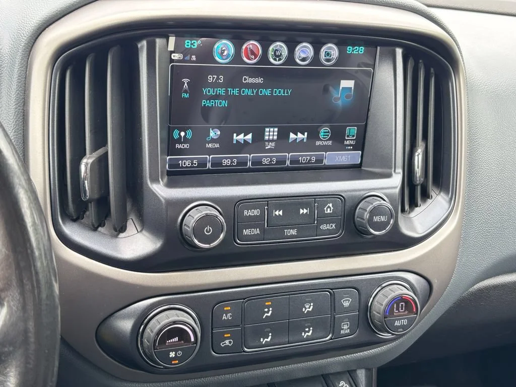 Used 2018 GRAPHITE METALLIC Chevrolet 2WD Z71 image 29