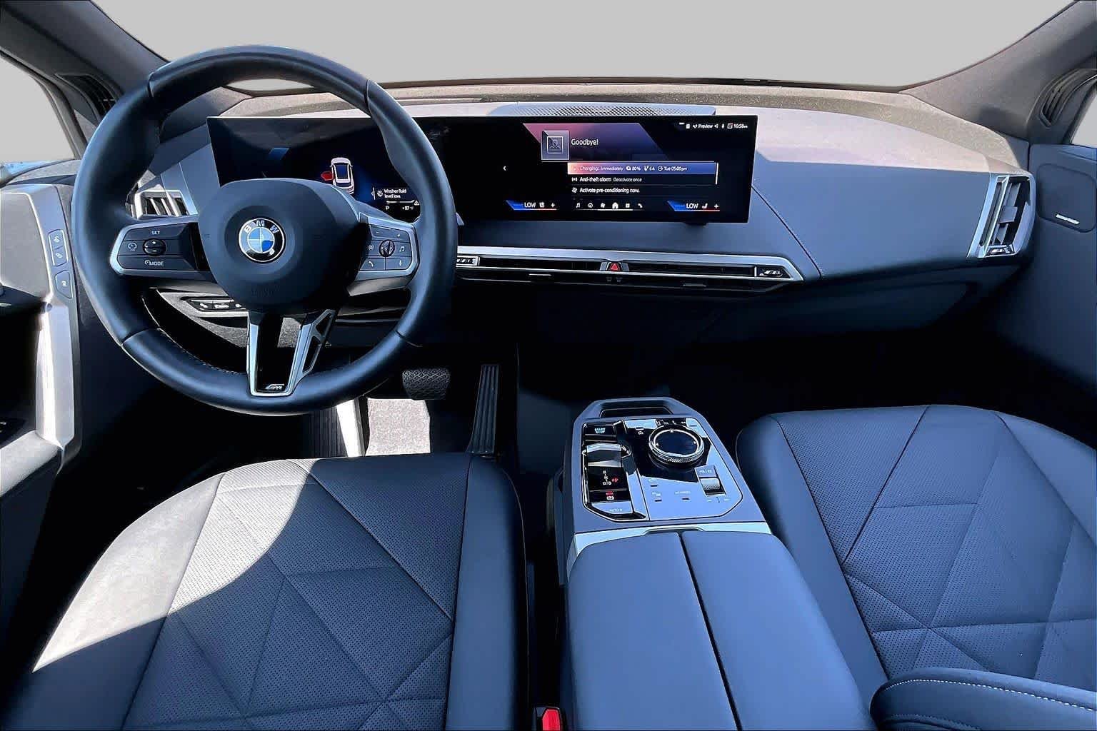 Used 2025 Alpine White BMW xDrive50 image 15