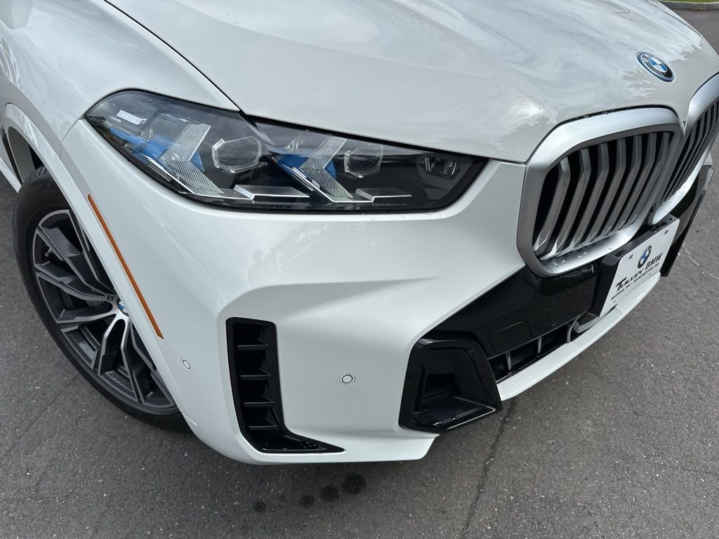 Used 2026 Alpine White BMW xDrive50e image 29