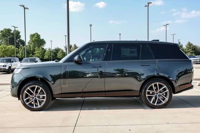 New 2026 Belgravia Green Land Rover SE image 12