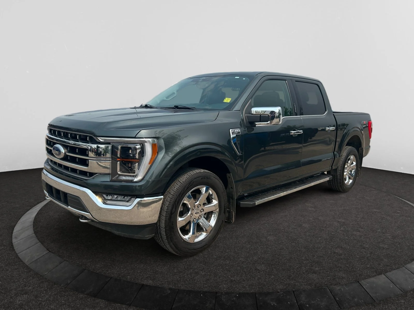 Used 2021  Ford LARIAT SuperCrew   EcoBoost™ image 1