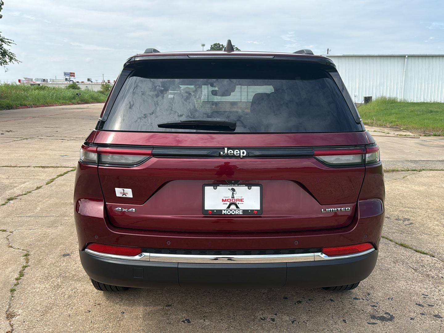 Used 2023 Velvet Red Pearlcoat Jeep Limited image 6