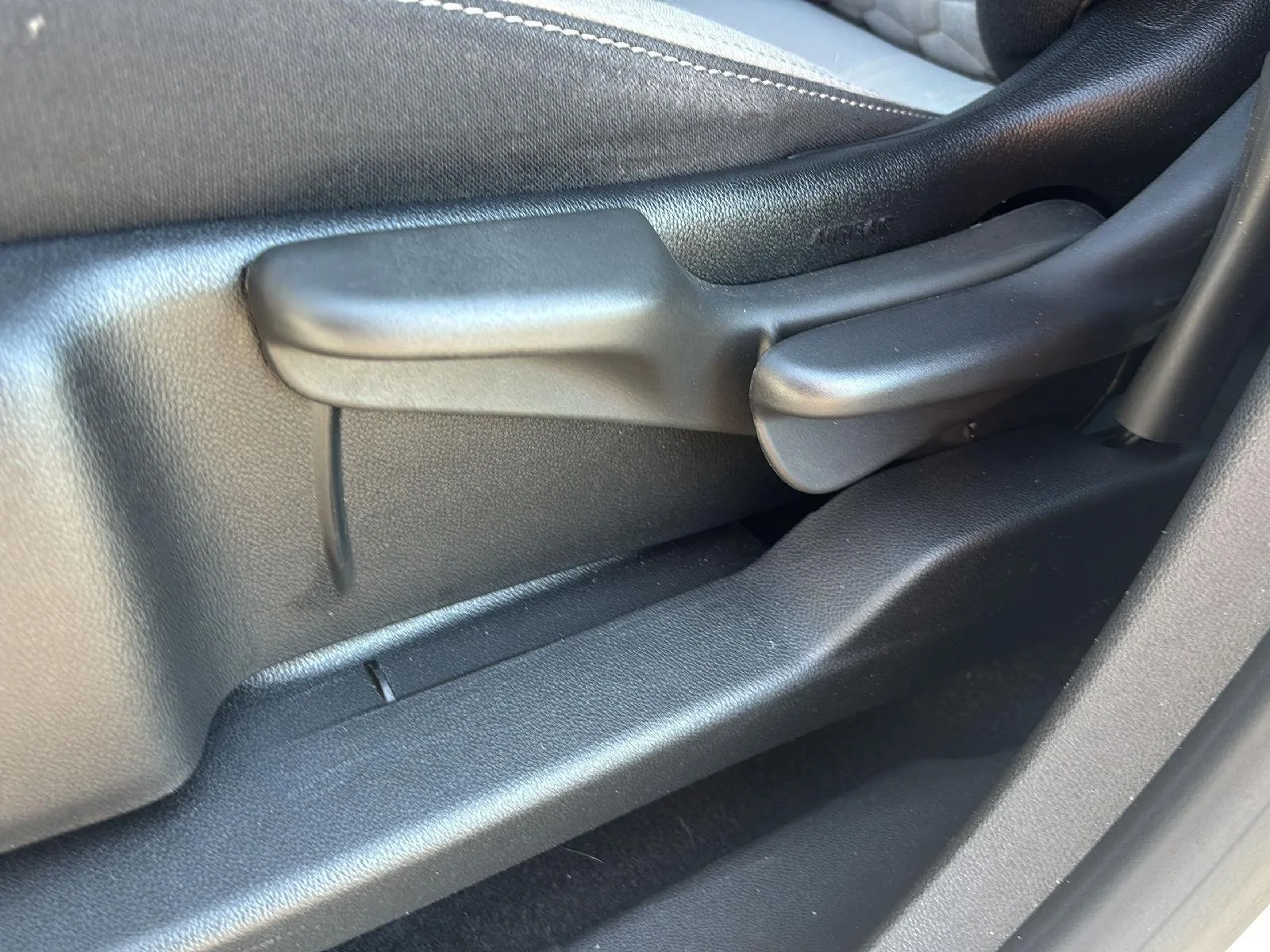 Used 2021 Summit White Chevrolet LS image 17
