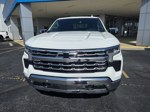 New 2026 Summit White Chevrolet LTZ image 40