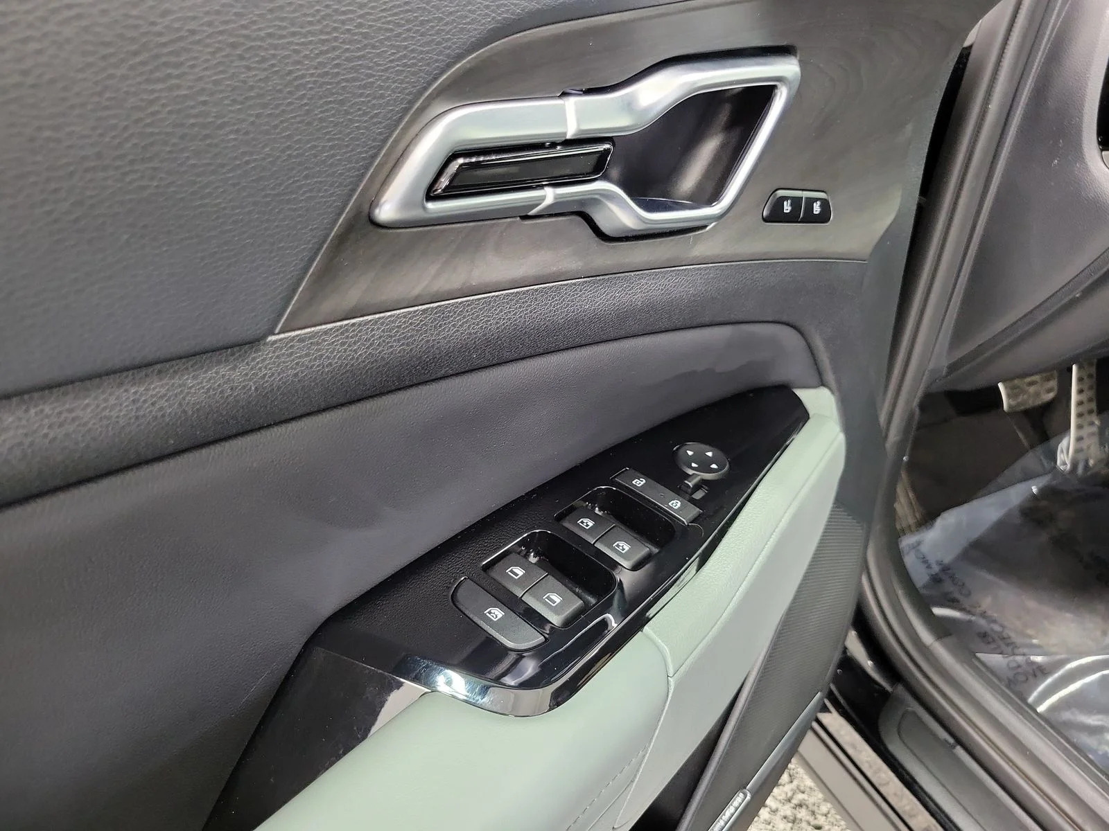 Certified Used 2023 Black Kia X-Pro Prestige image 7