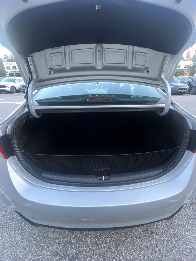 Used 2021 Silver Hyundai SE image 16
