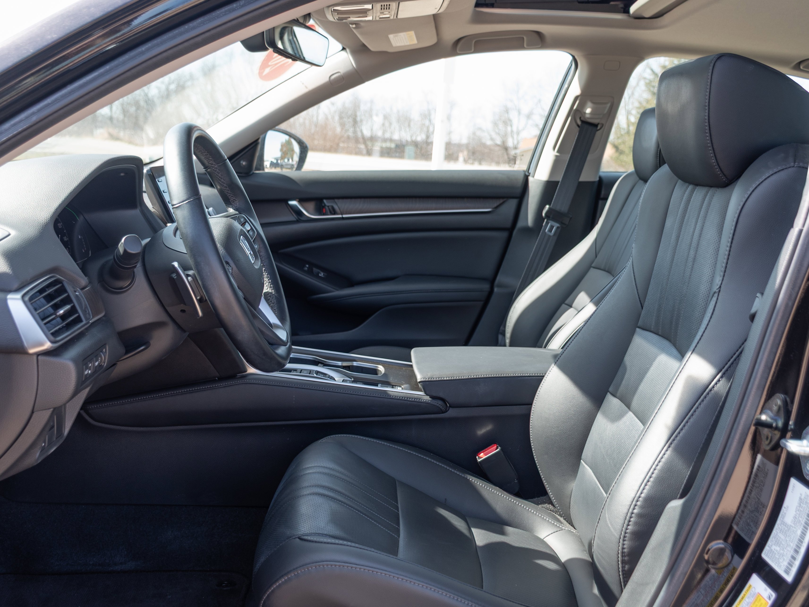 2022 Honda Accord Hybrid Touring - Photo 8