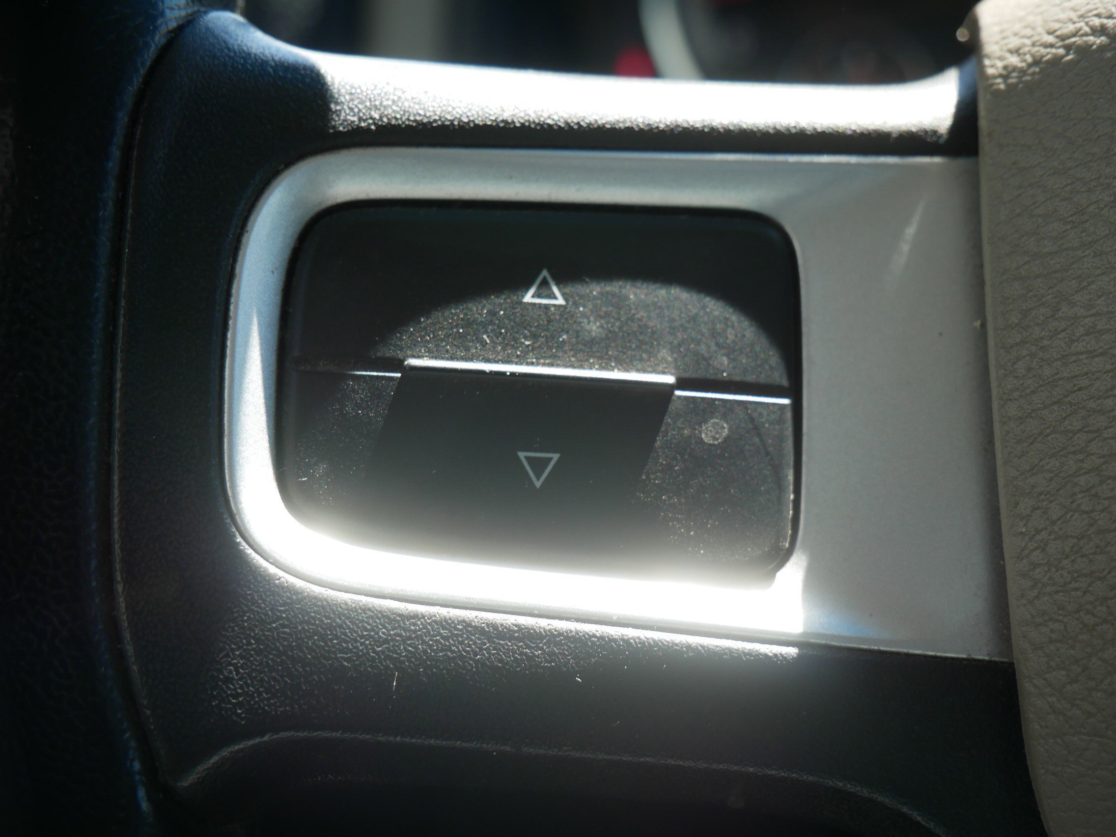 Used 2010 Deep Water Blue Pearl Dodge SLT image 27