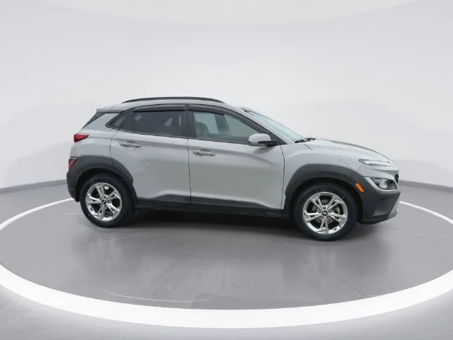 Used 2023 Silver Hyundai SEL image 9