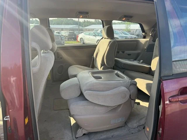 Used 2006  Toyota CE image 11