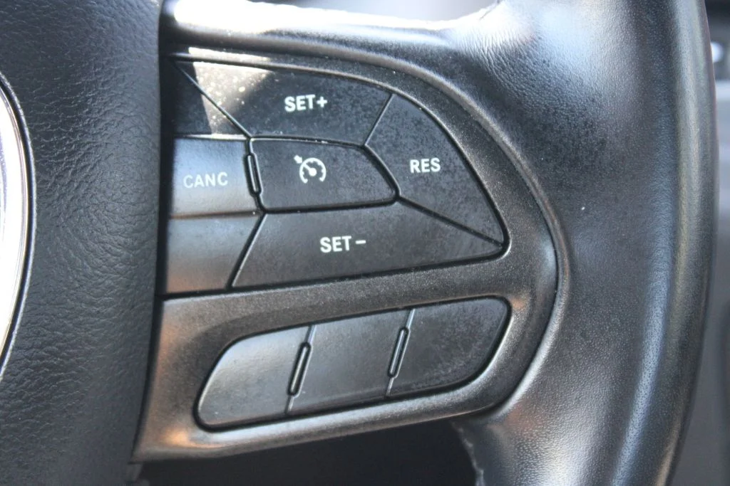 Used 2023 Gray Dodge SXT image 26