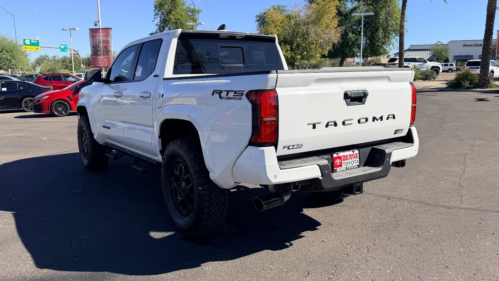 2025 Toyota Tacoma SR5 - Photo 4