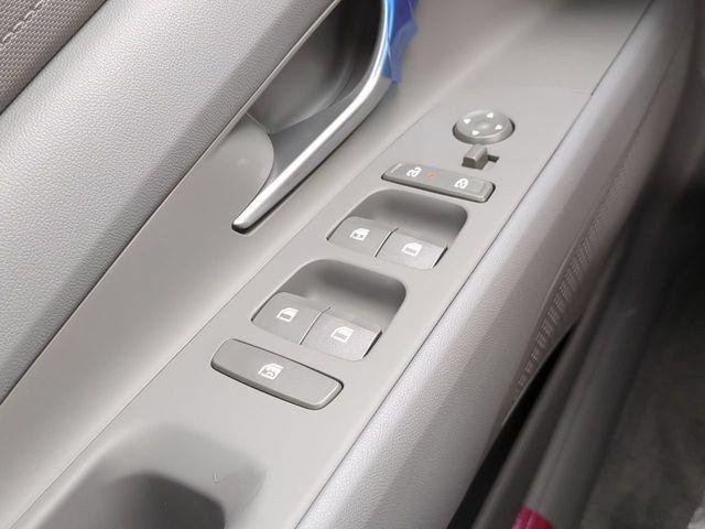 New 2026 White Hyundai SE image 20