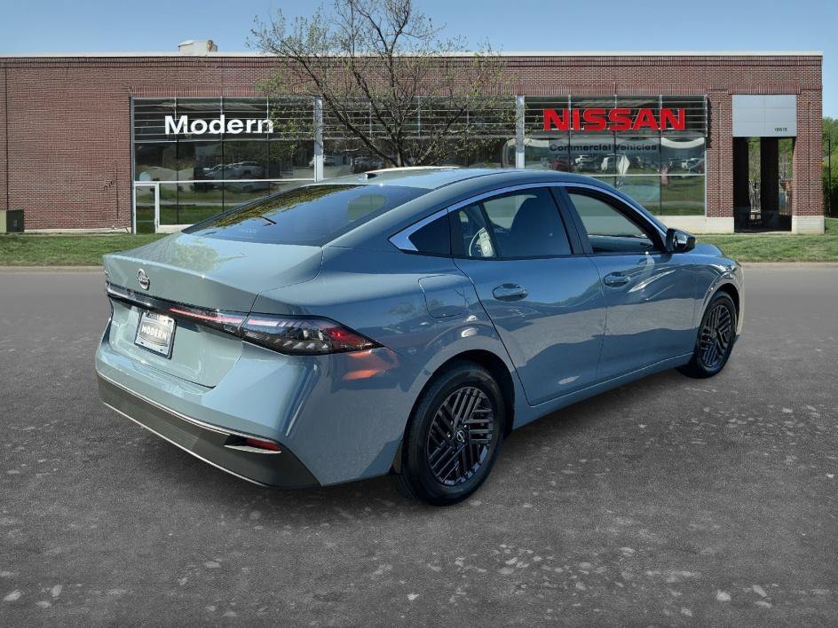 Used 2026 Atlantic Gray Metallic Nissan SV image 4