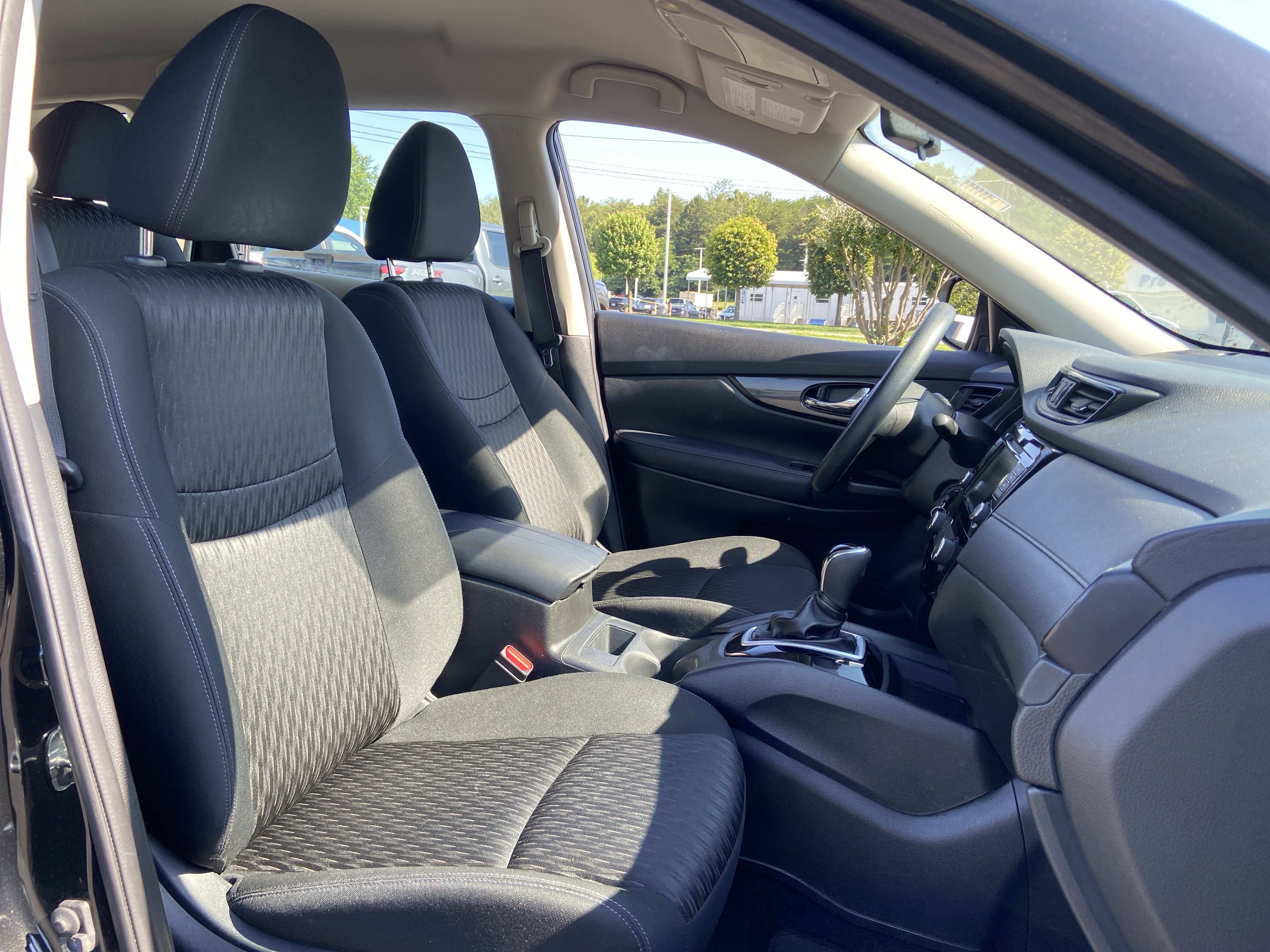 Used 2018 Magnetic Black Nissan S image 17