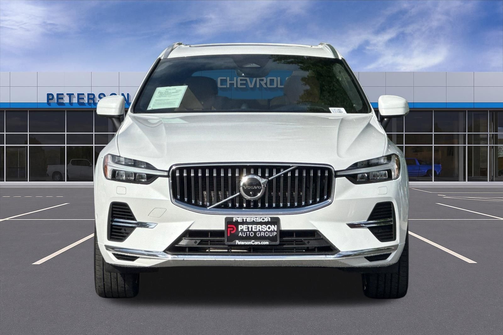 Used 2022 White Volvo T8 Inscription image 9