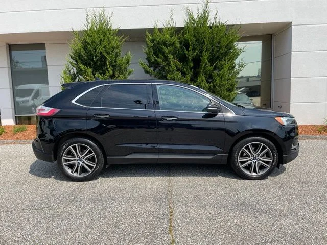 Used 2019 Black Metallic Ford Titanium image 5