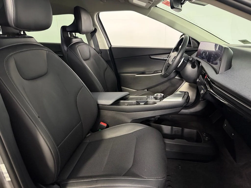Used 2024 Steel Gray Kia Wind image 33