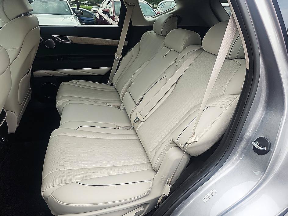 Used 2021 Savile Silver Genesis 2.5T Advanced image 32