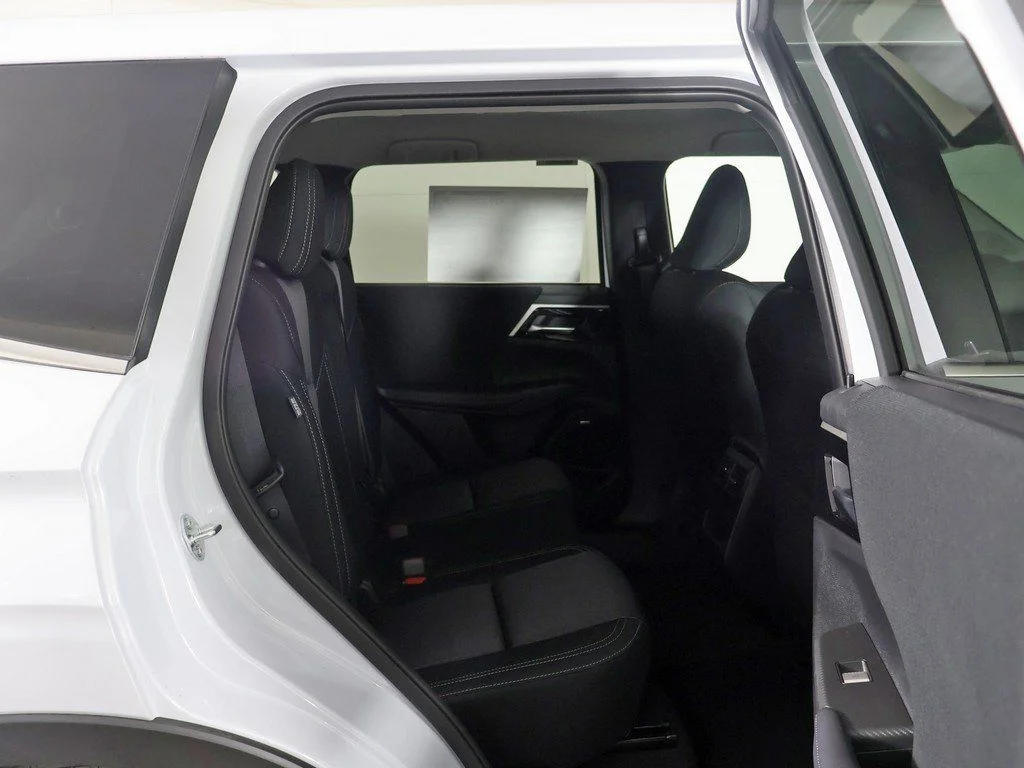 2026 Mitsubishi Outlander ES - Photo 30